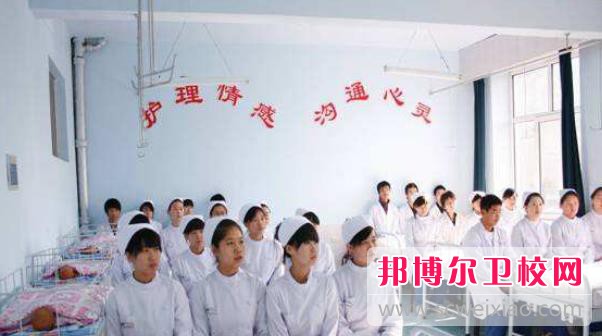 陜西2024年女生學什么護理學校好